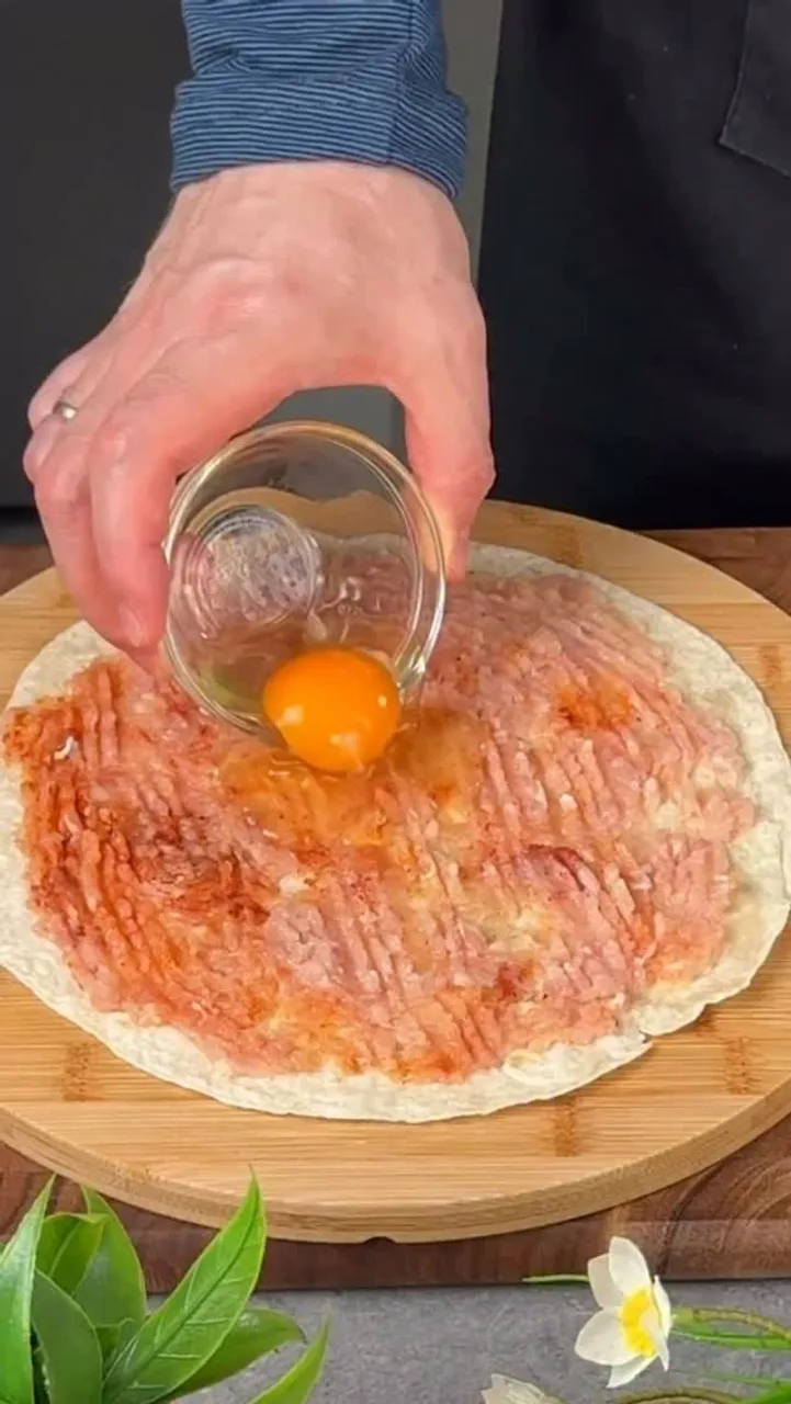 Рулетики з тортильї з курячим фаршем