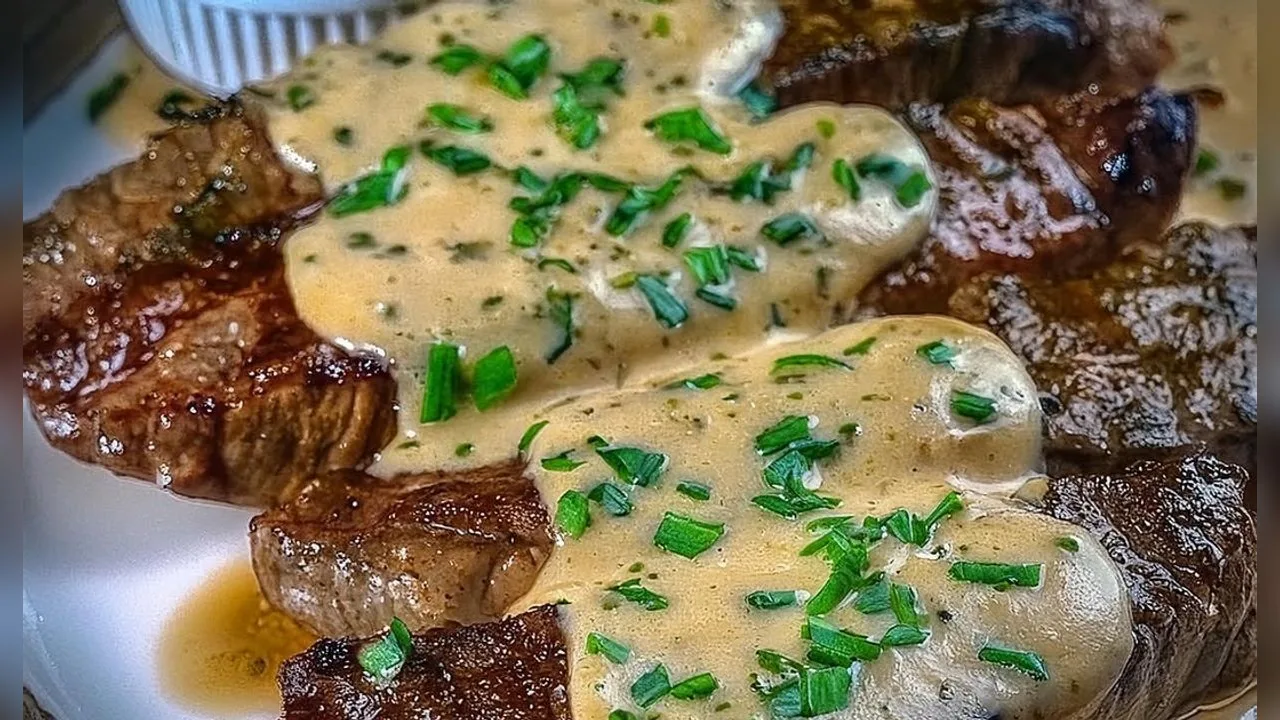 Яловичі стейки з кремовим часниковим соусом