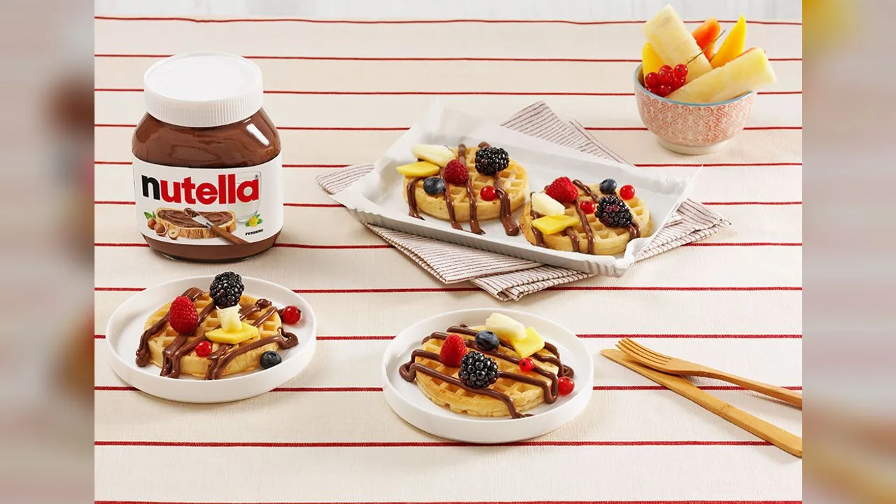 Вафлі з Nutella® та фруктами