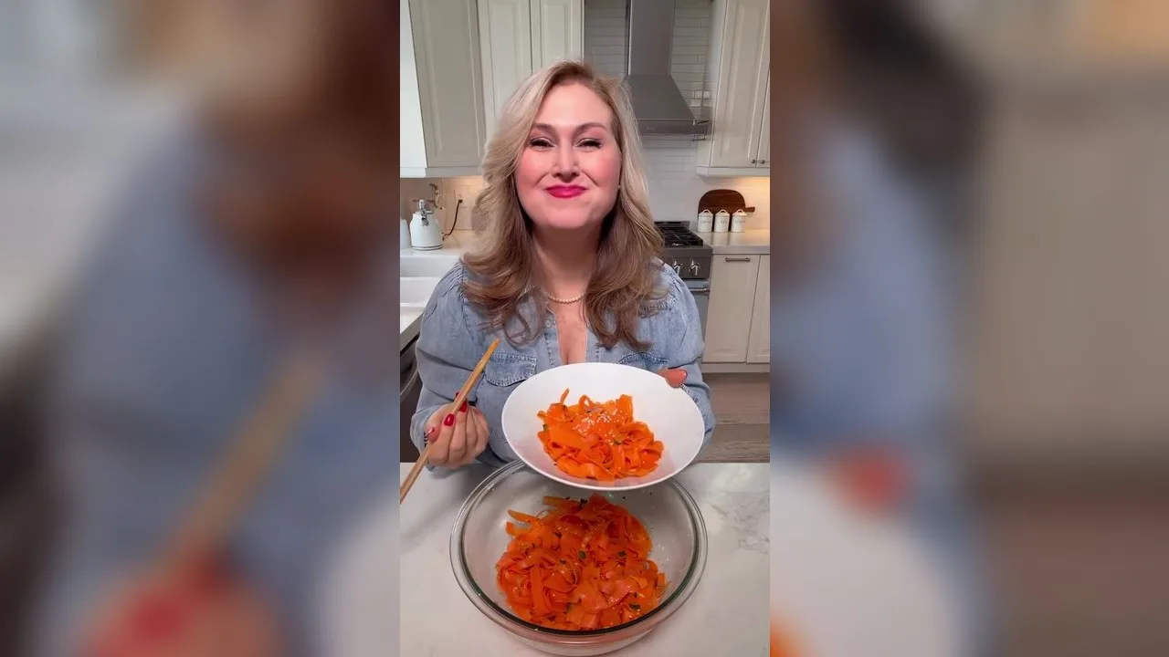 Gulrotsalat med sesam og soyadressing